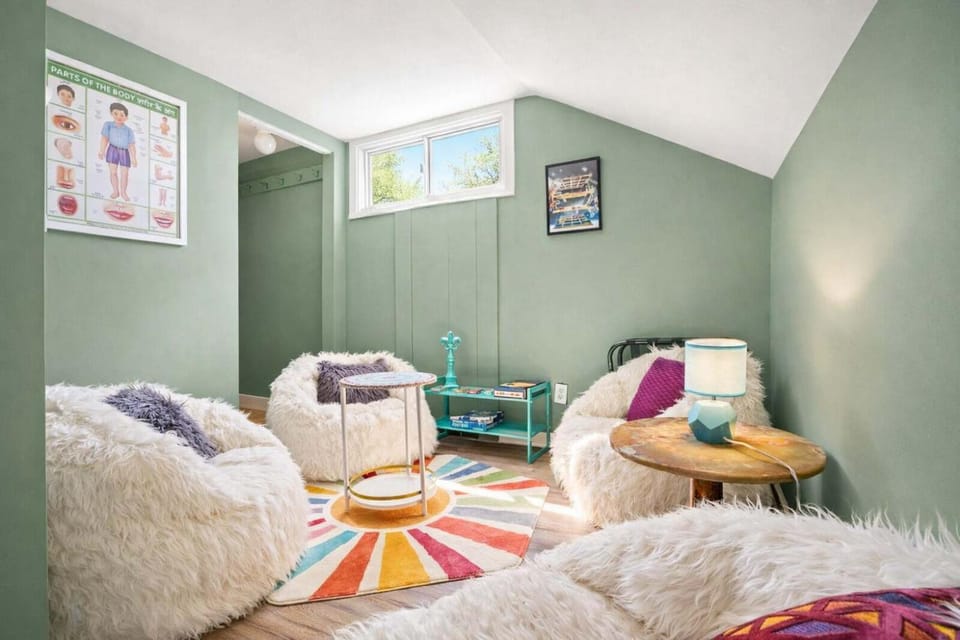 Cozy Downtown Stay w Private Backyard & Parking House in Jefferson County