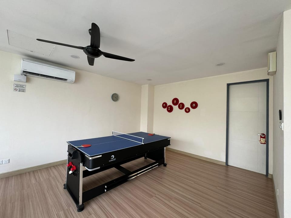Game Room, Table tennis