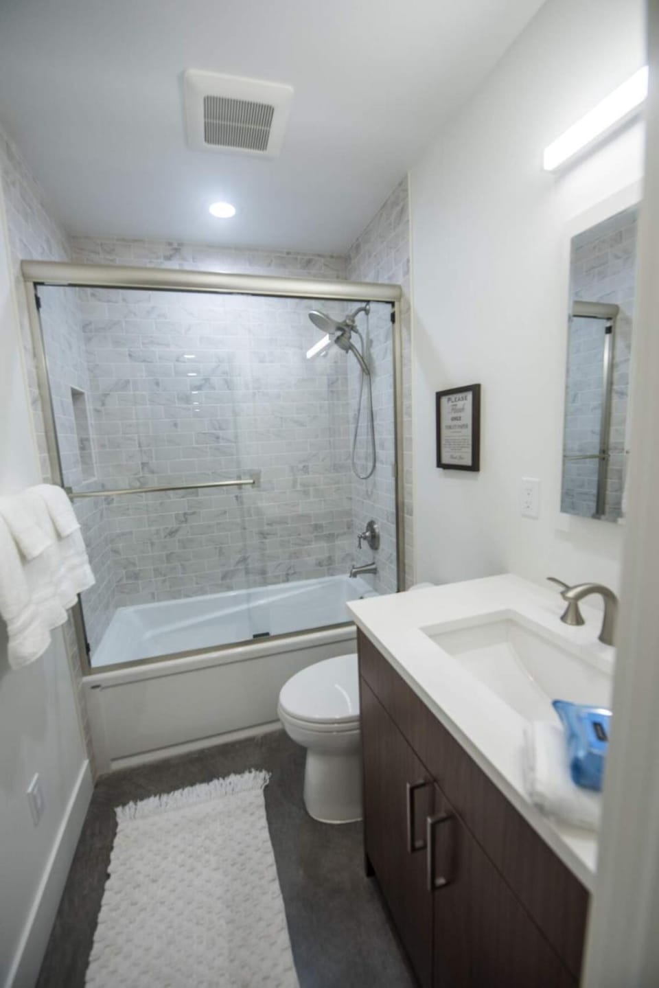 2 Bedroom Getaway Near Downtown Apartment in Magnolia Seattle