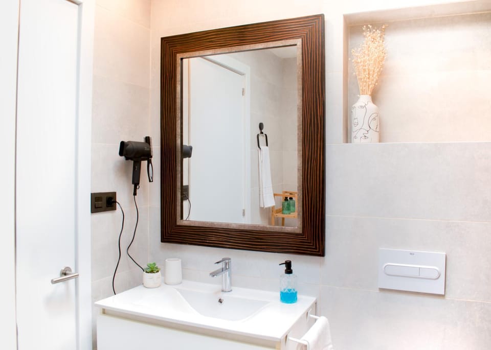 Shower, Bathroom, towels