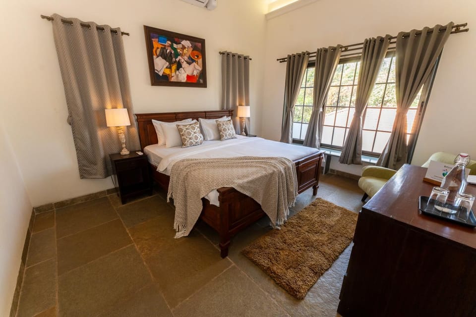 ELIVAAS Casa Mocha - Exquisite 5BHK Retreat with Pvt Pool & Verandah Villa in Maharashtra