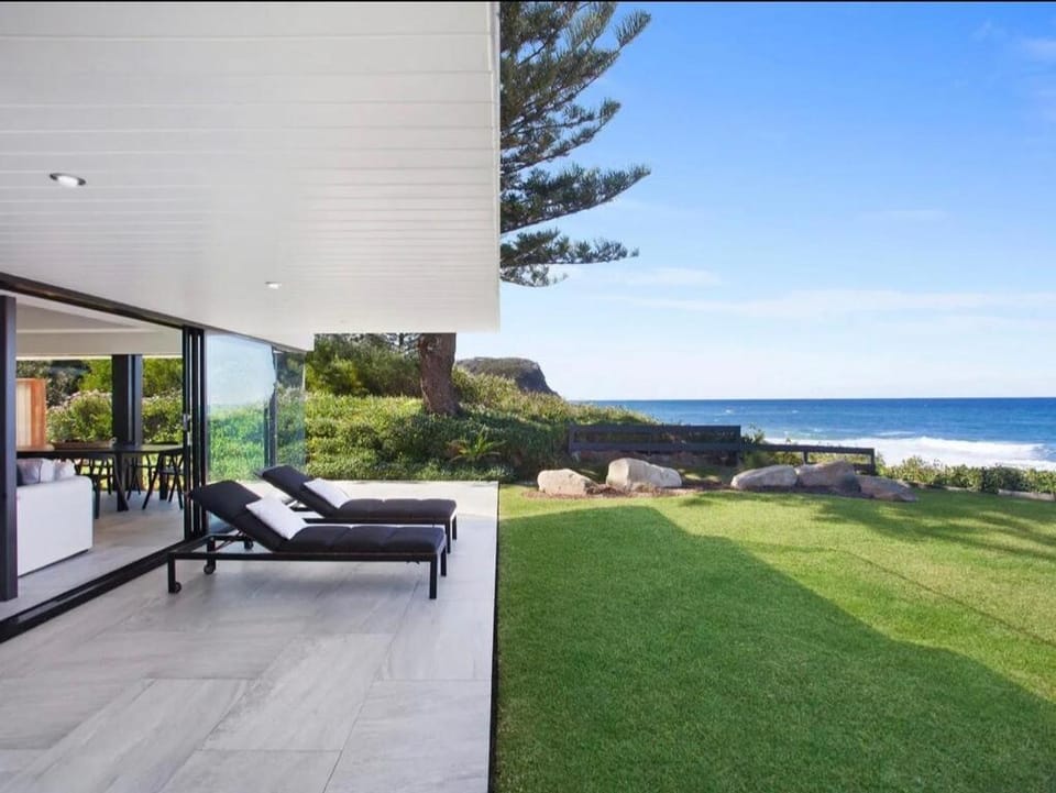 Sea Belle North Avoca Apartment in Terrigal