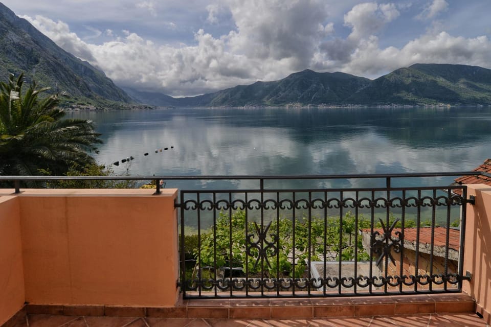 Balcony/Terrace, Mountain view, Sea view
