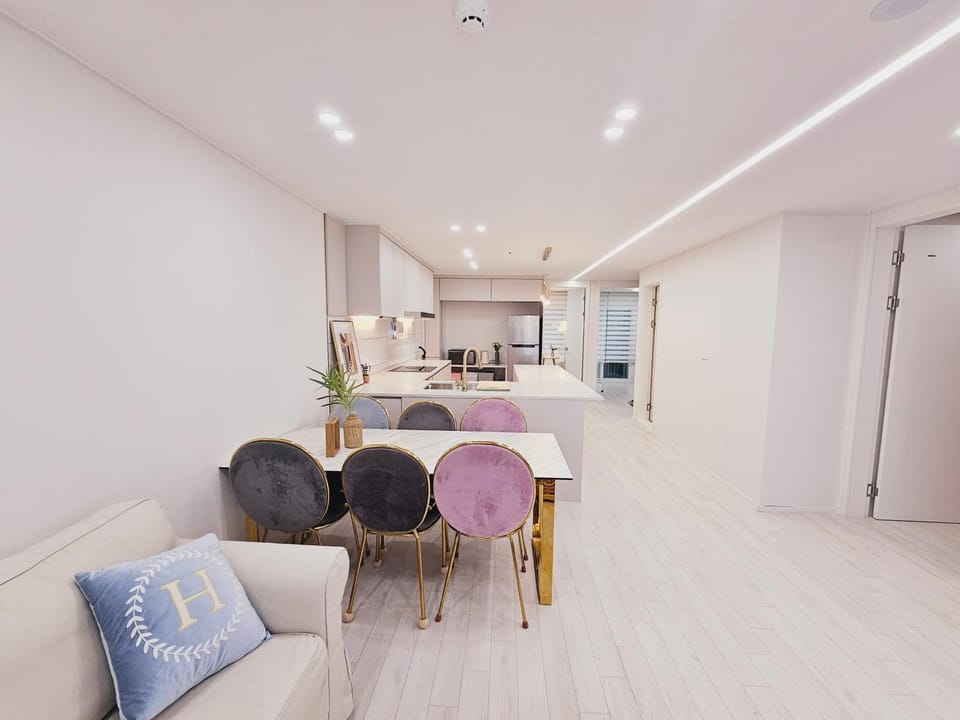 Kitchen or kitchenette, Living room, Dining area