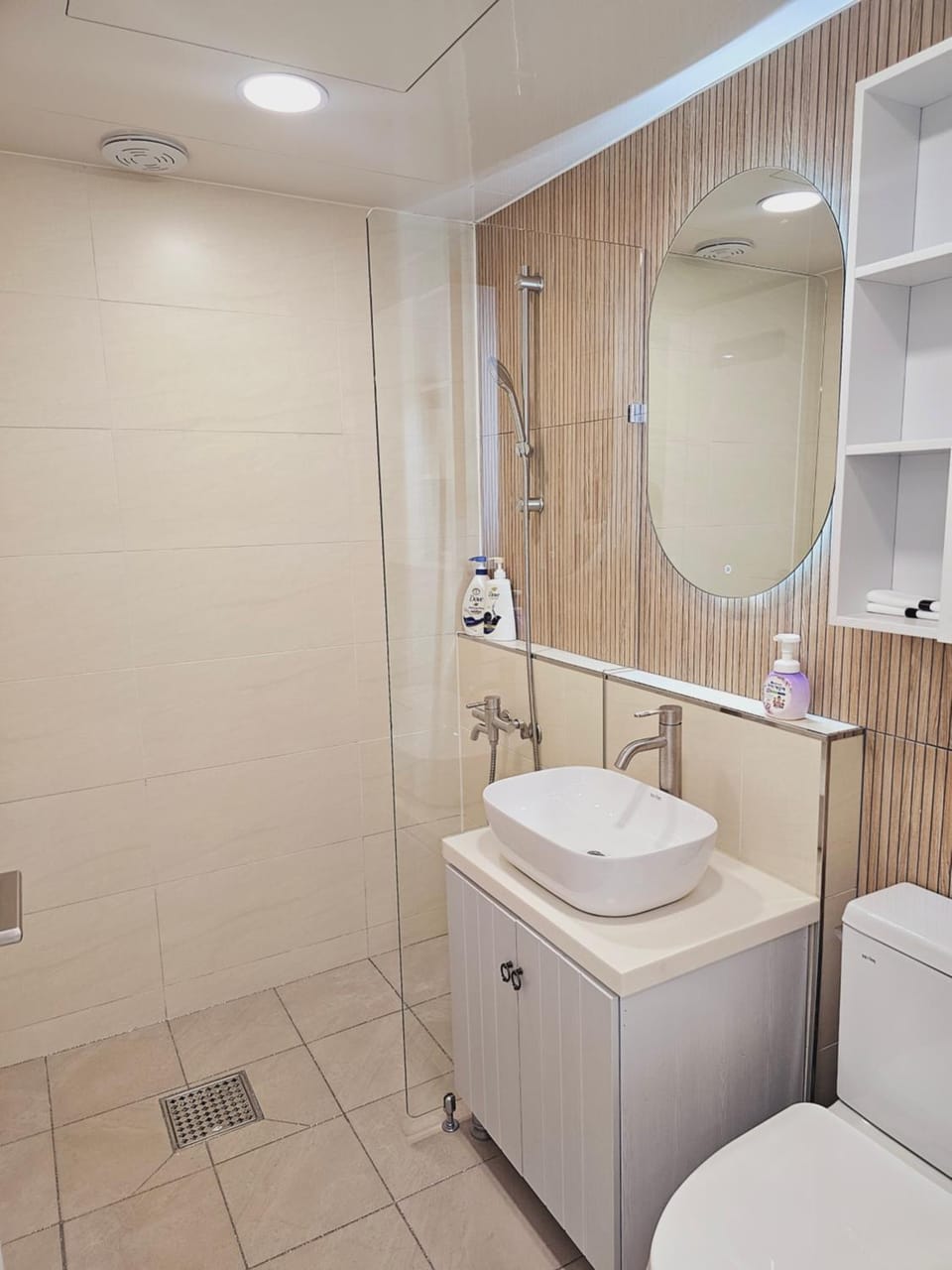 Shower, Toilet, Bathroom