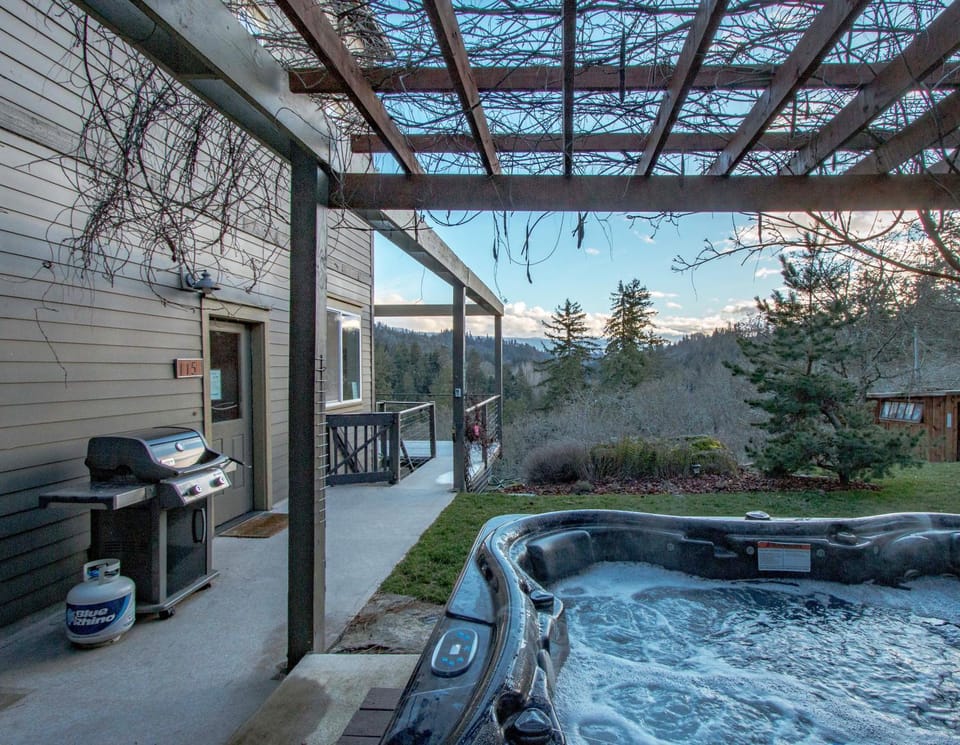 Hazel House 30 day minimum House in Hood River