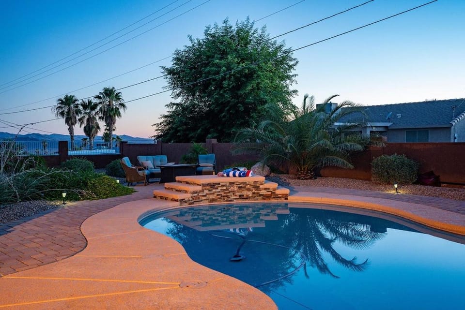 Got a Big Group Coming to Lake House in Lake Havasu City