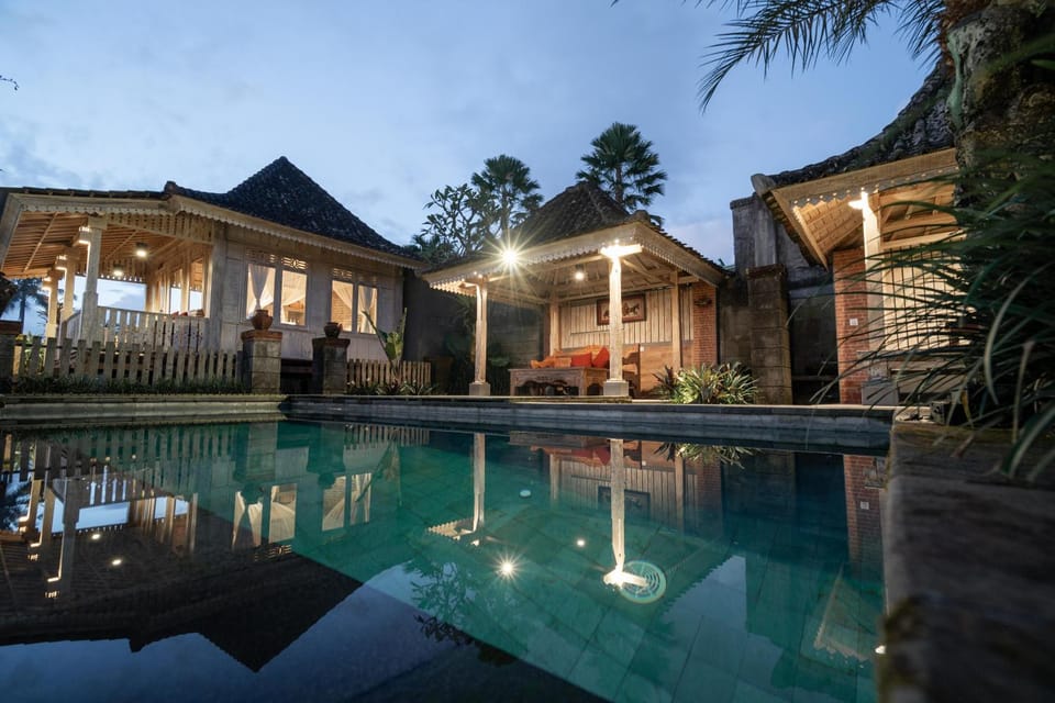 Property building, Patio, Swimming pool