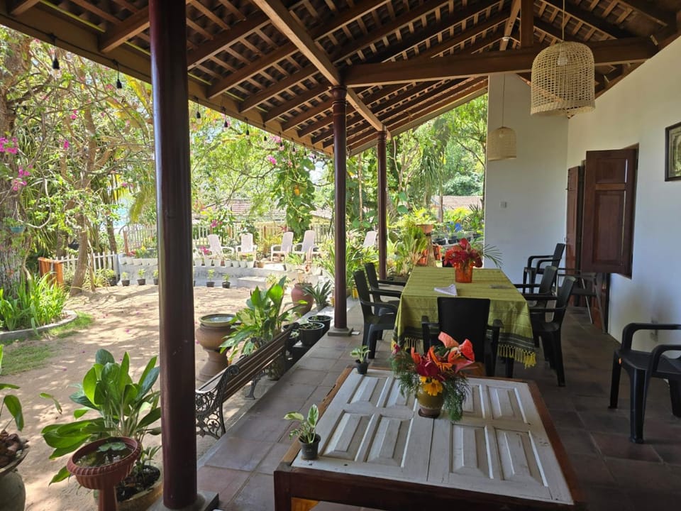 Balcony/Terrace, Seating area, Dining area, Garden view