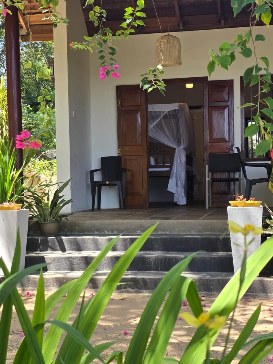 Property building, Patio, Balcony/Terrace, Garden view