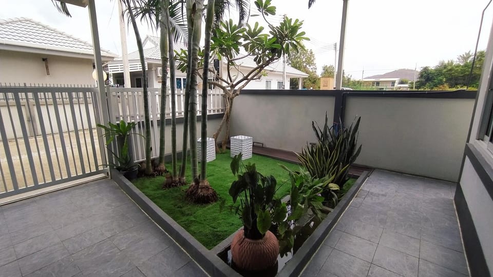Garden view, Garden view