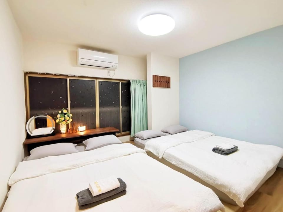 Bed, Photo of the whole room, Bedroom, air conditioner