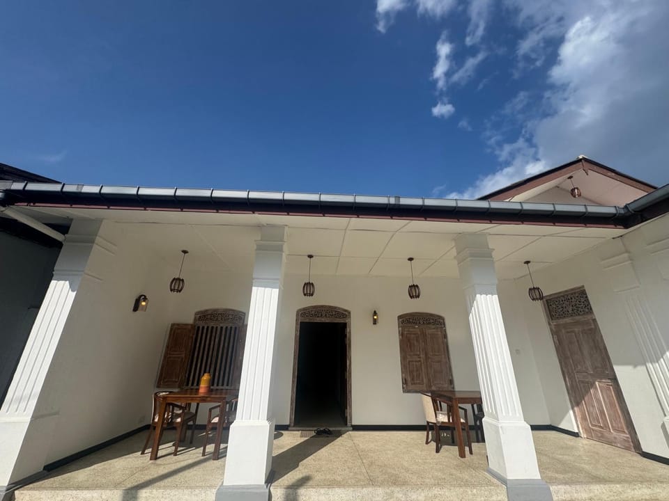White on White Bed and Breakfast in Hikkaduwa