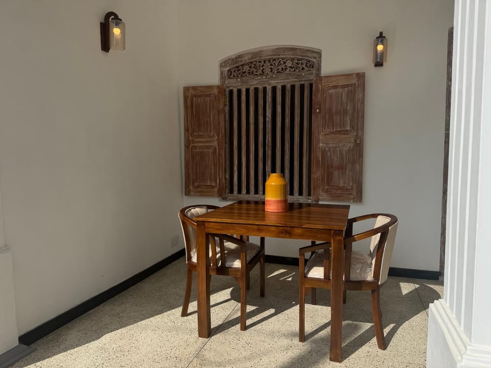 White on White Bed and Breakfast in Hikkaduwa