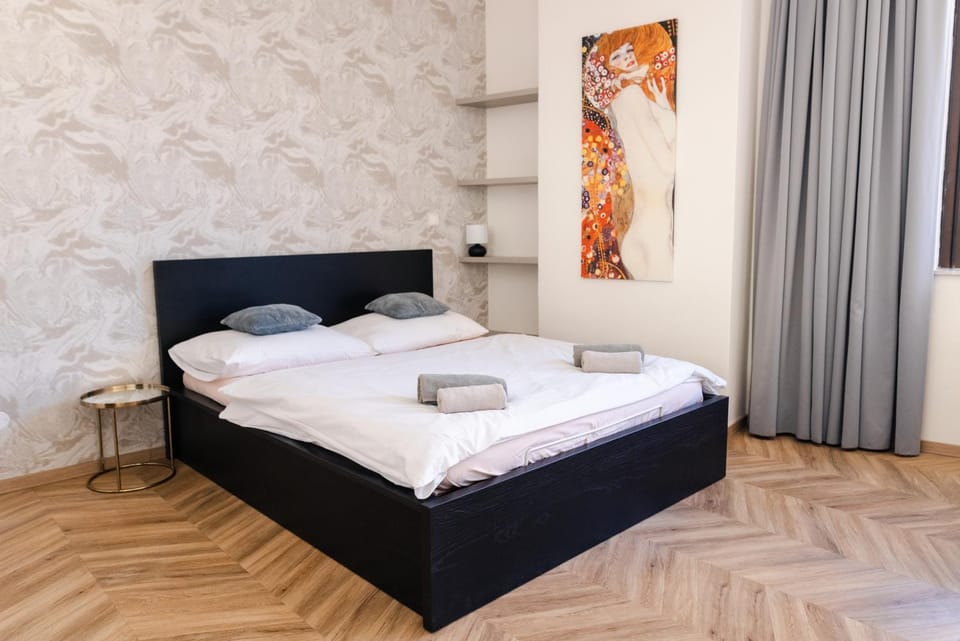 Bed, Bedroom
