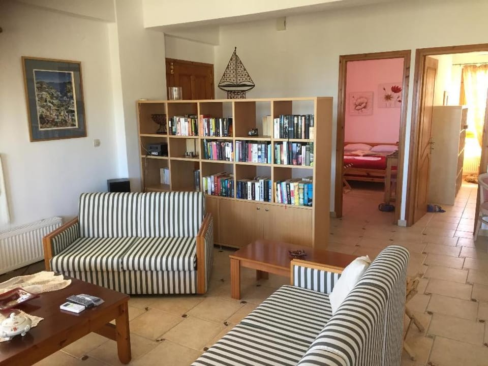 Library, Living room