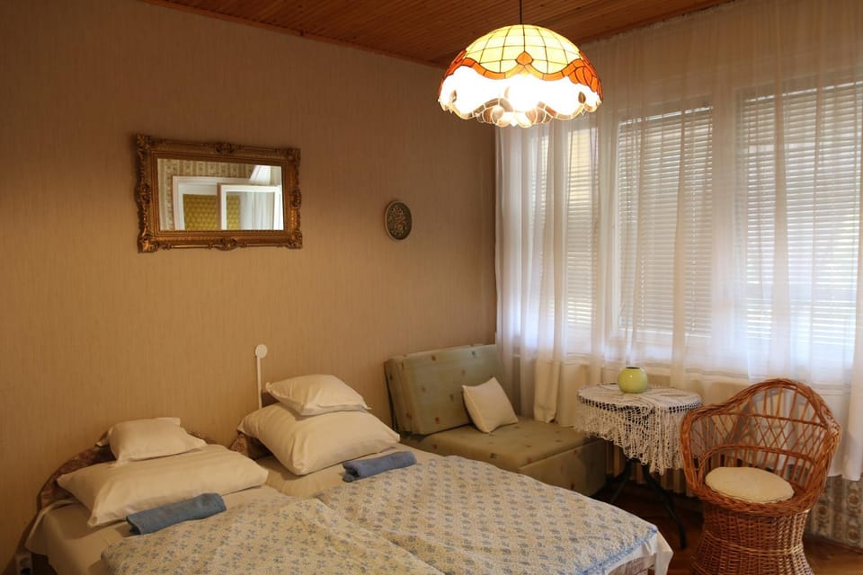 Hajnalka Apartmanház Apartment in Hungary