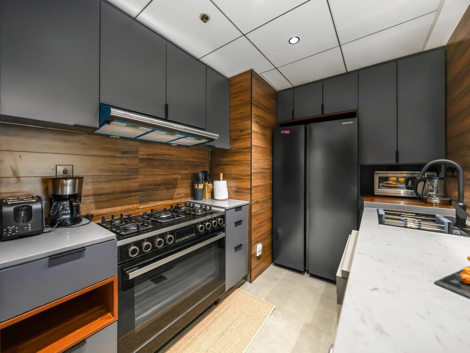 Kitchen or kitchenette, kitchen, kitchen