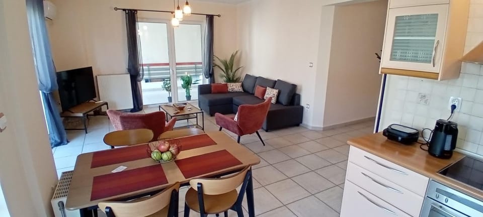 TV and multimedia, Kitchen or kitchenette, Living room, Seating area