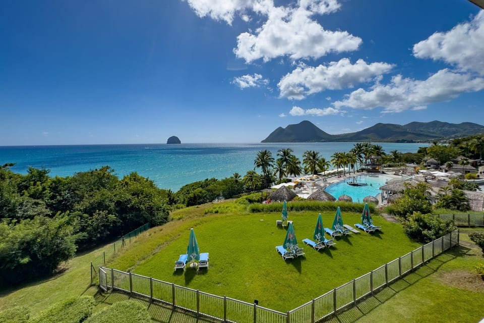 Day, Natural landscape, Sea view, Swimming pool