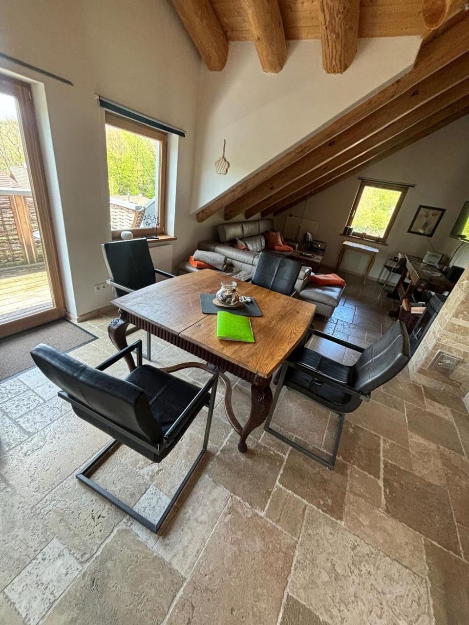 Seating area, Dining area