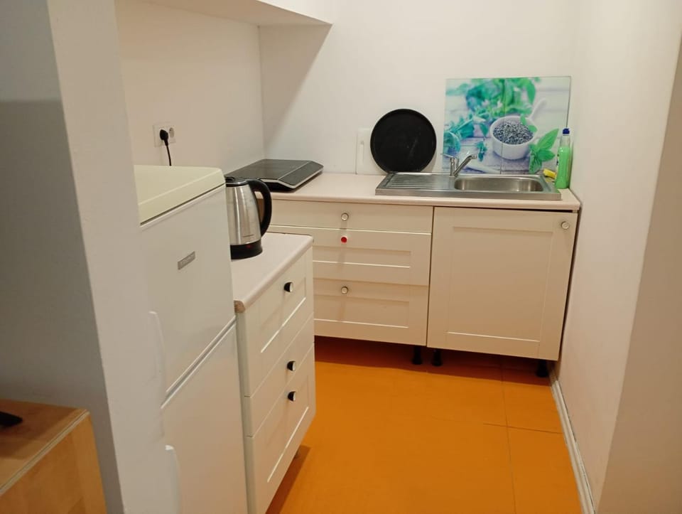 Apartament nr 7 - Kamienica Kameralna - Senatorska 4 - Dostęp na kod Apartment in Masovian Voivodeship