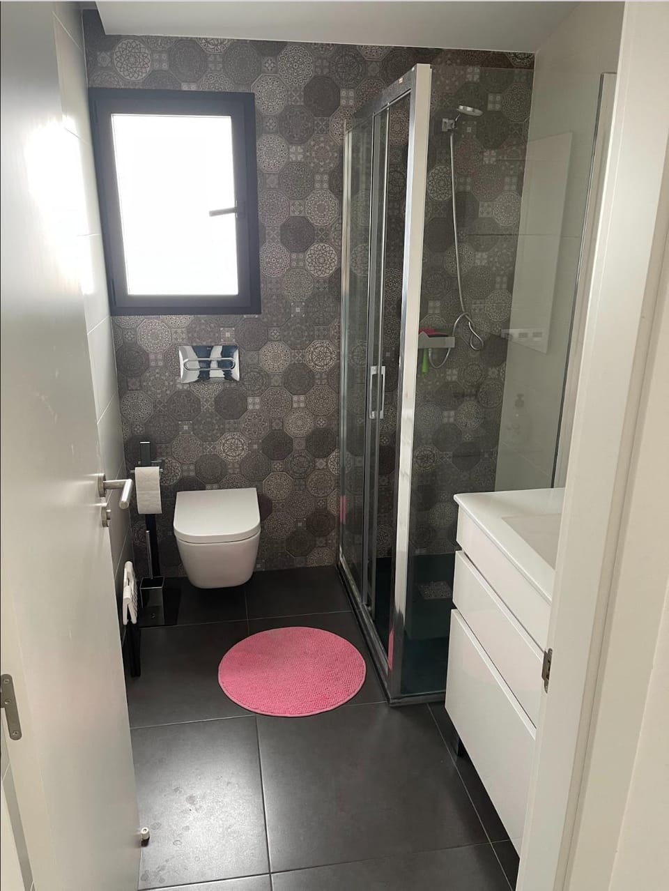Shower, Toilet, Bathroom