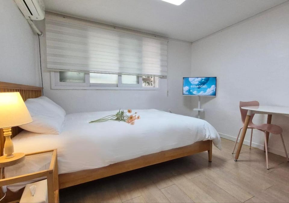 TV and multimedia, Bedroom, air conditioner