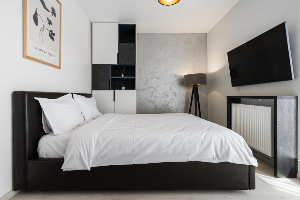 Skylark - Melbourne Penthouse with Jacuzzi & View Apartment in Brasov