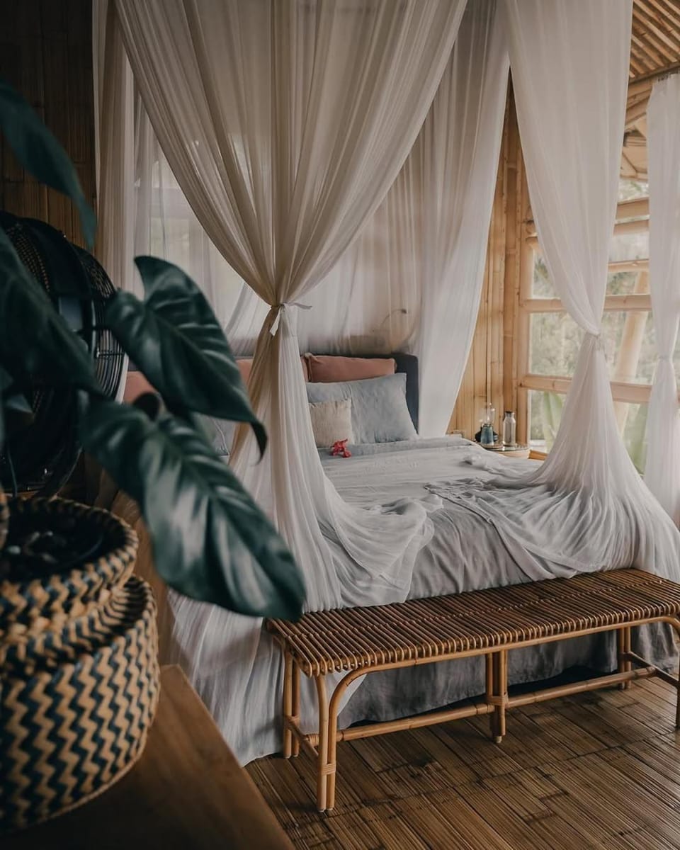 Luxury Nyan Bamboo House Sidemen Villa in Selat