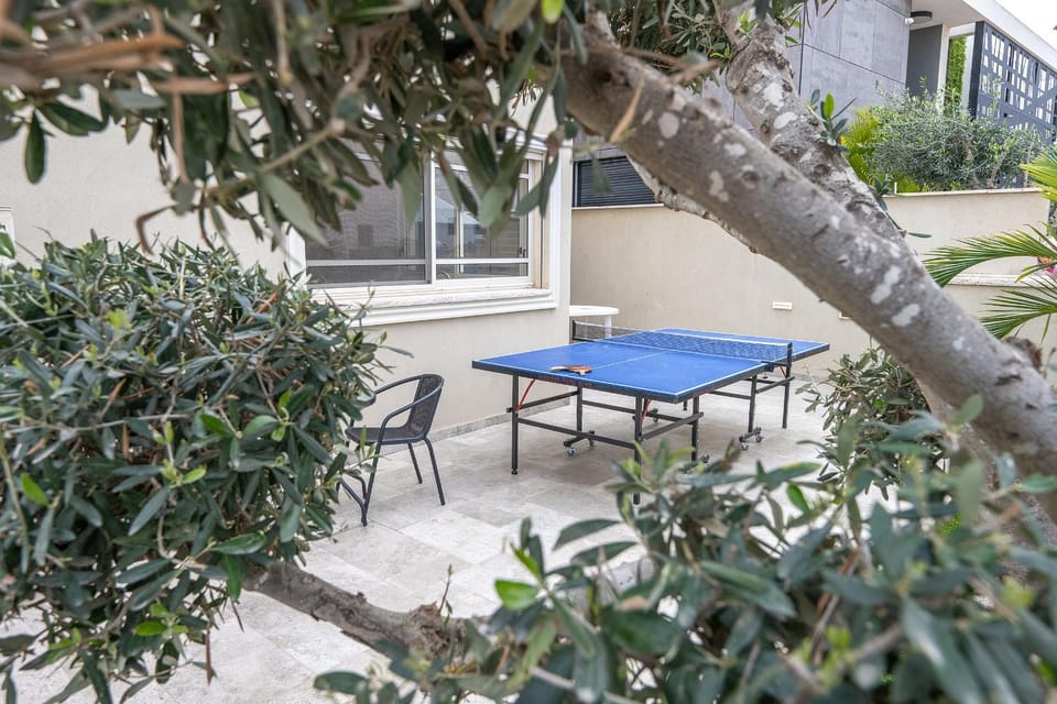 Table tennis
