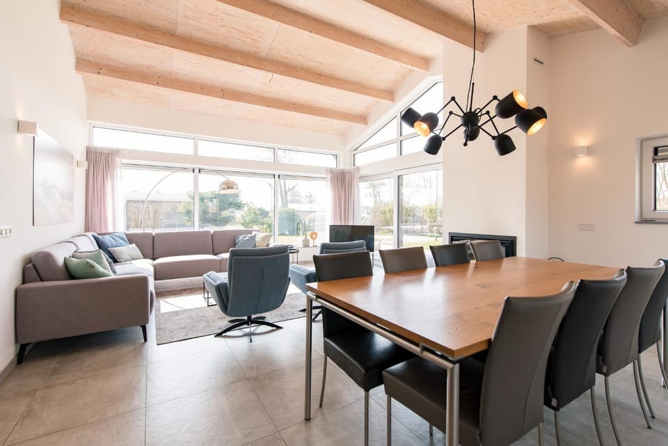Seating area, Dining area