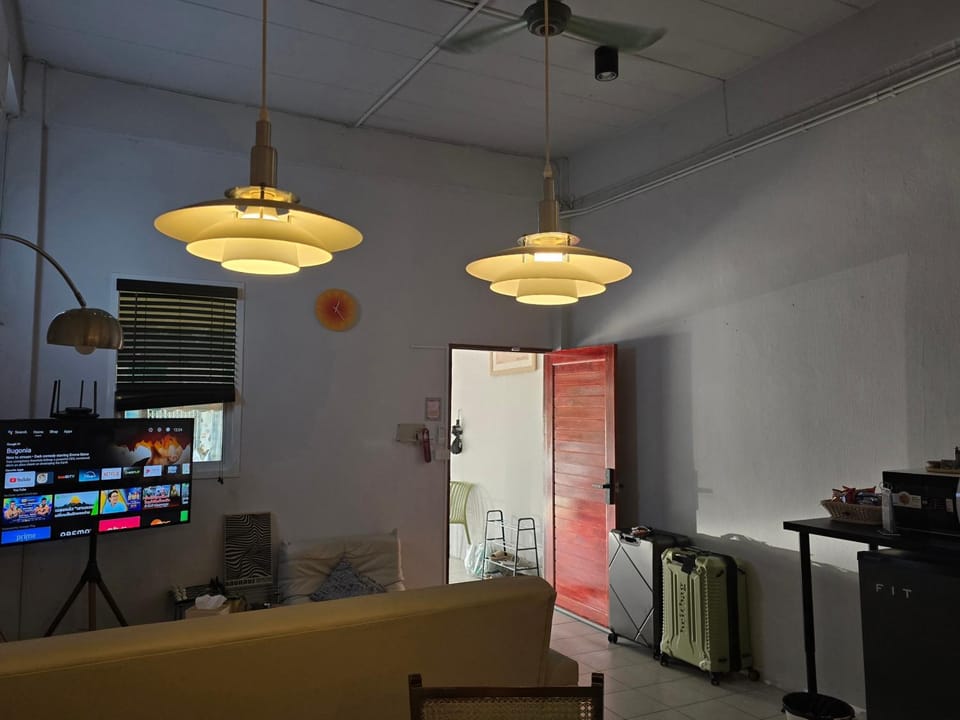 TV and multimedia, Coffee/tea facilities, minibar