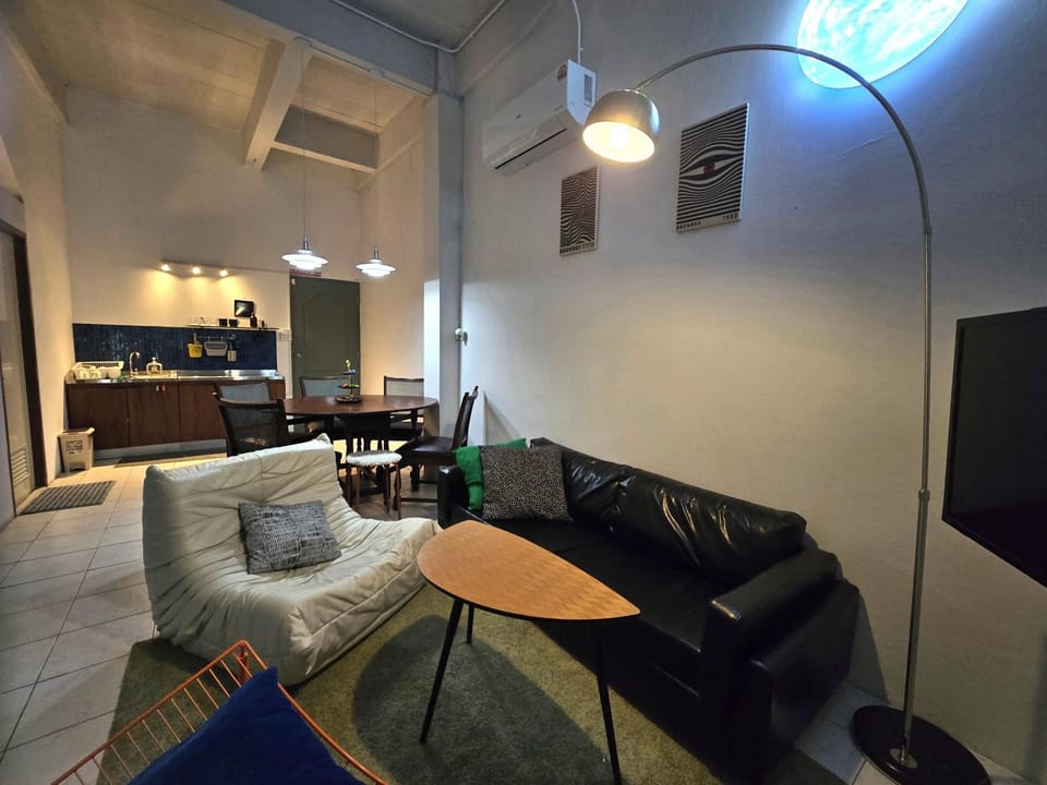 TV and multimedia, Kitchen or kitchenette, Living room, Seating area, Dining area, minibar