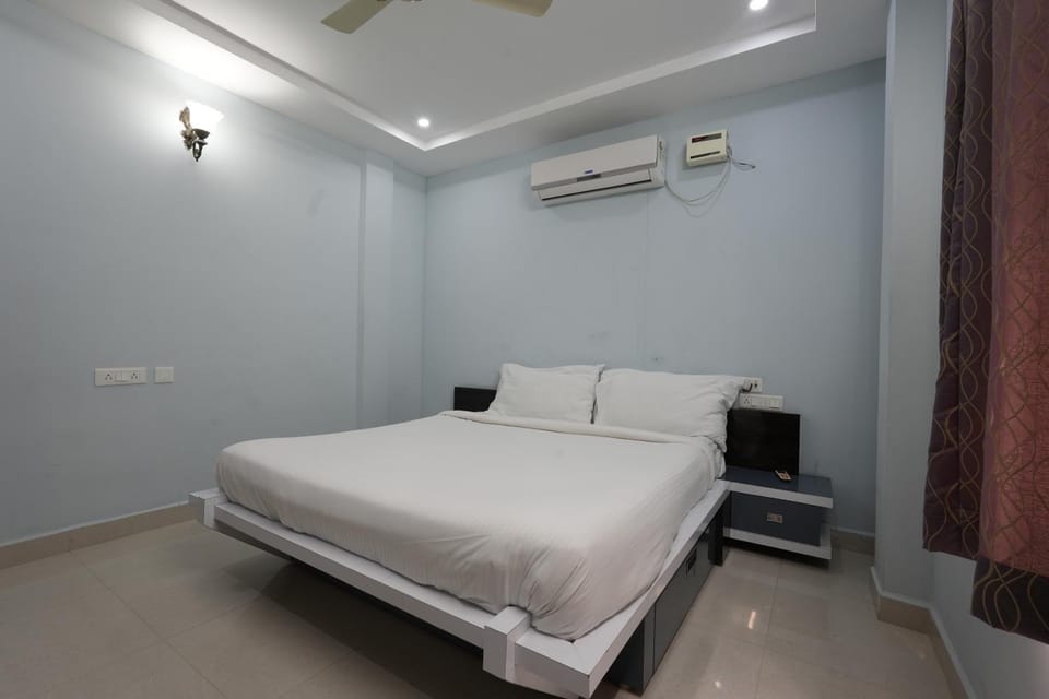 Paradise Home Stay, Near Srinivasam TTD Ticket Counter Opp Bus Stand Vacation rental in Tirupati