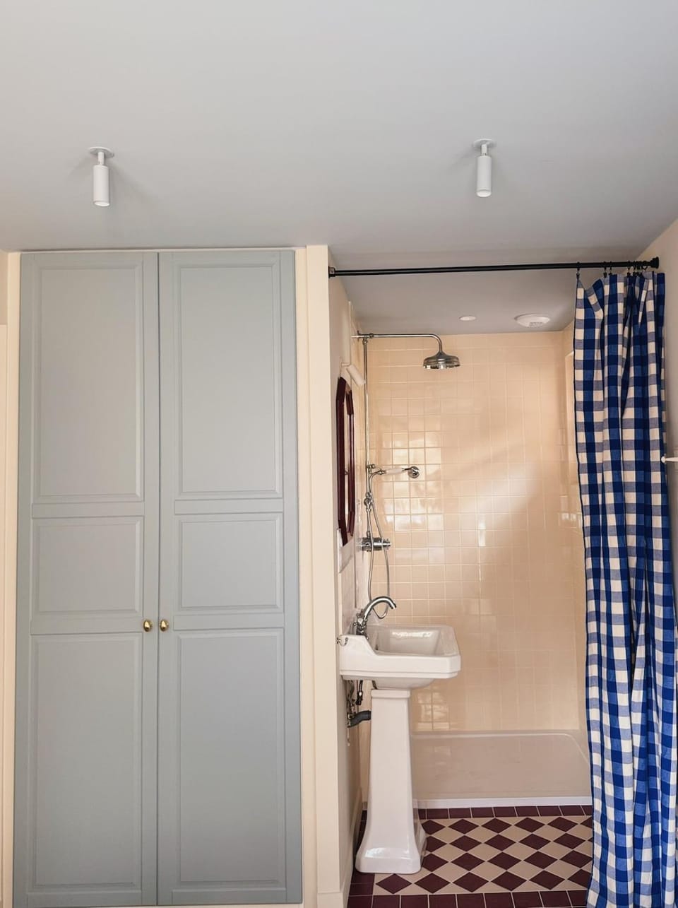 Shower, Bathroom