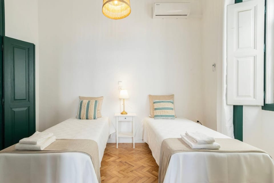 Casa Dona Vitória Bed and Breakfast in Faro