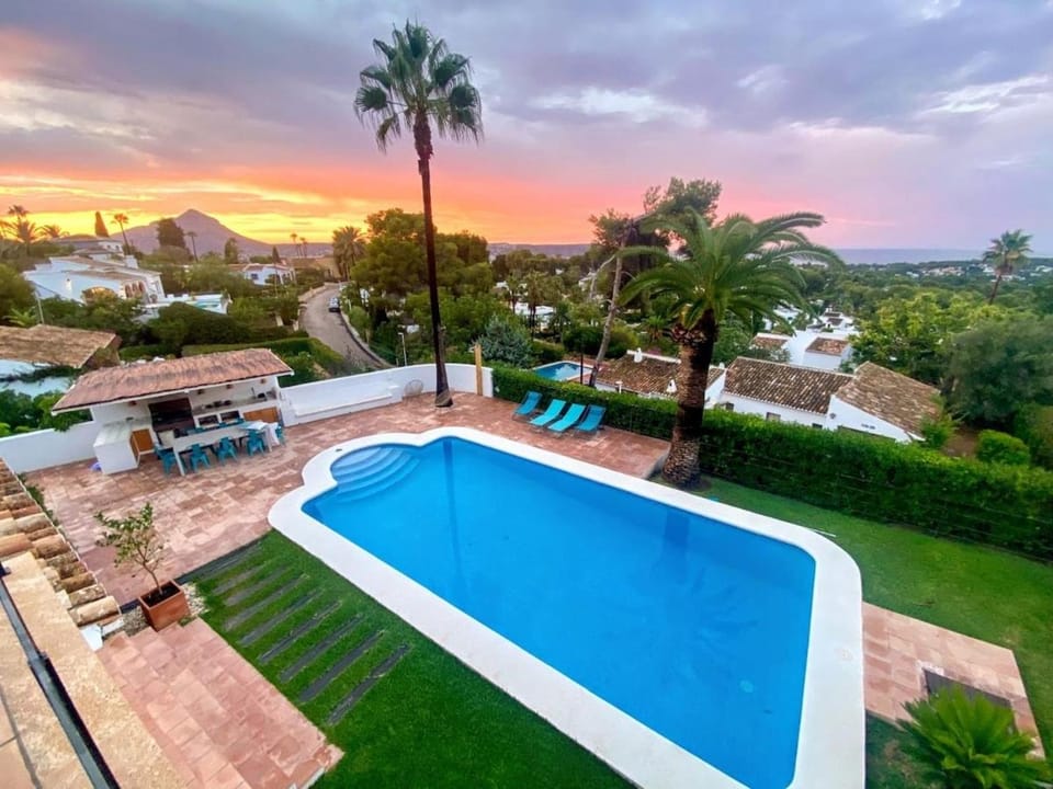 Natural landscape, Balcony/Terrace, Mountain view, Pool view, Swimming pool, Sunset, sunbed