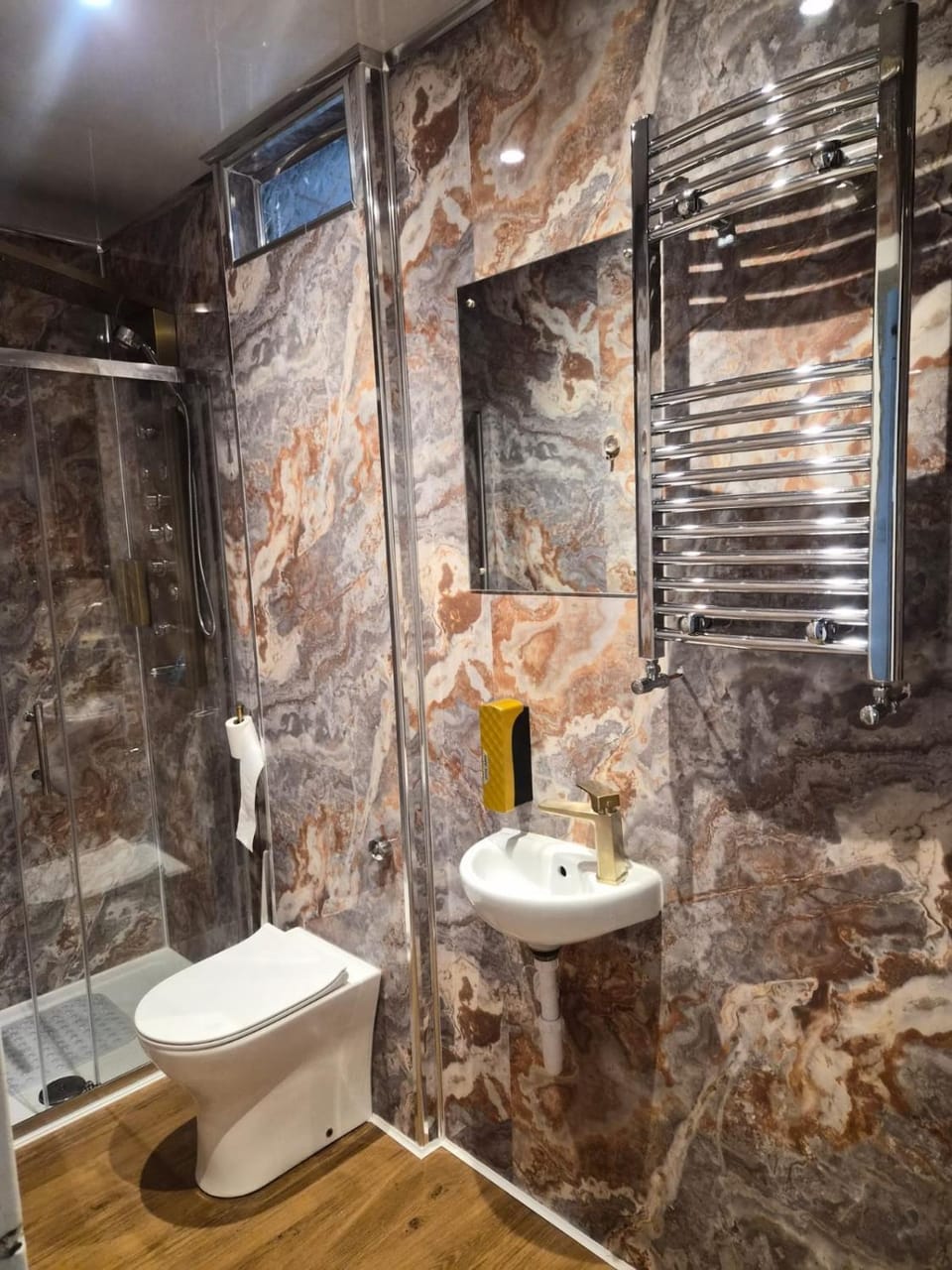 Double Room Private Bathroom Value12 Edinburgh Airport 8Mi Vacation rental in Scotland