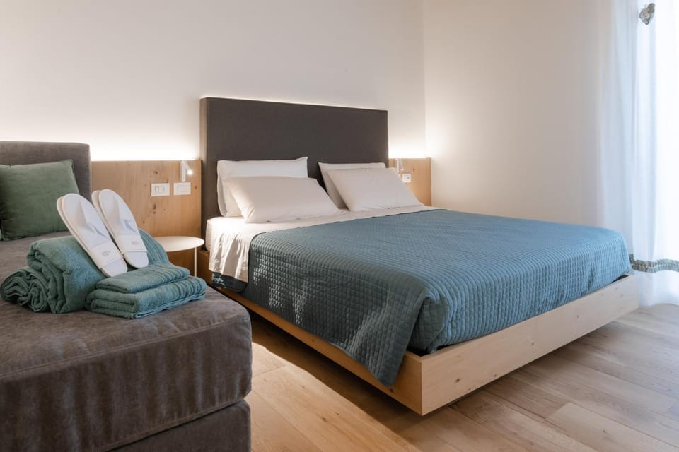Bed, Other, Photo of the whole room, Bedroom, Guests, furniture, heating, safe, towels, air conditioner