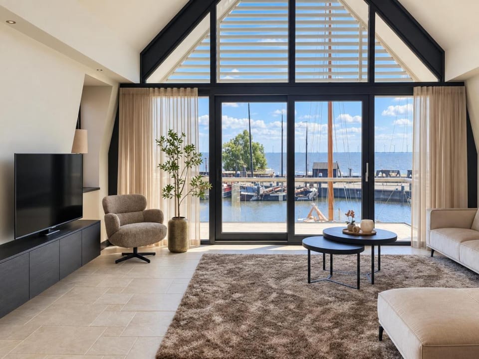 TV and multimedia, Living room, Lake view