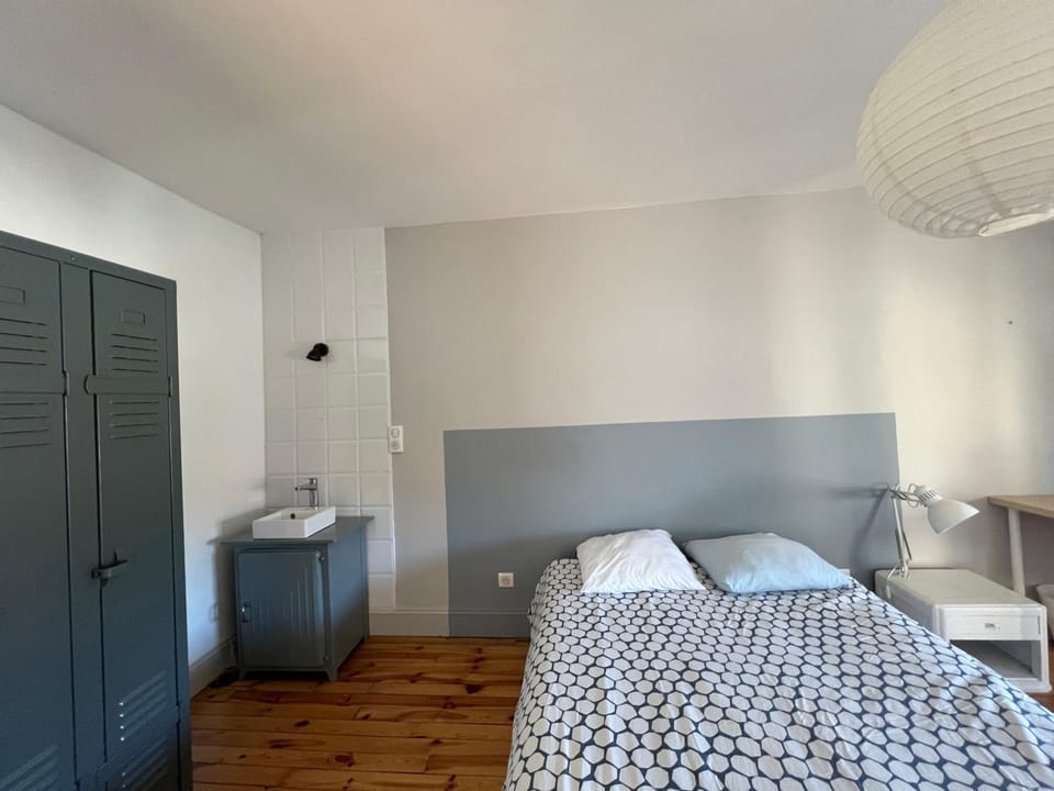 Bed, Photo of the whole room, Bedroom, wardrobe