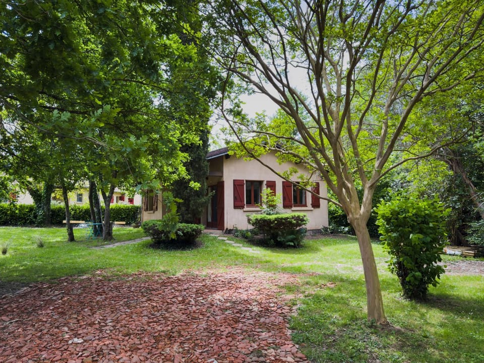 Property building, Spring, Natural landscape, Garden, Garden view