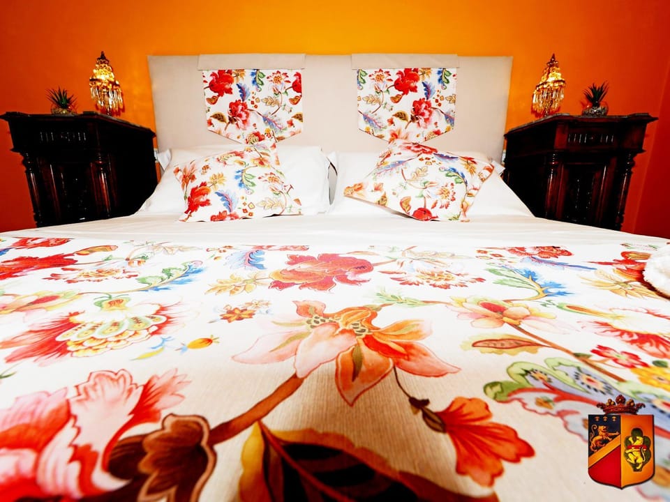 Photo of the whole room, Decorative detail, Bedroom