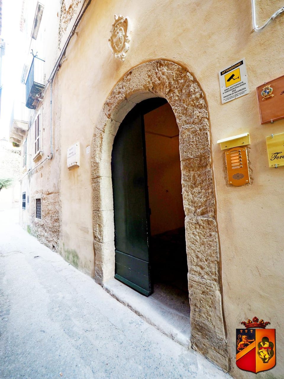 Facade/entrance, Decorative detail