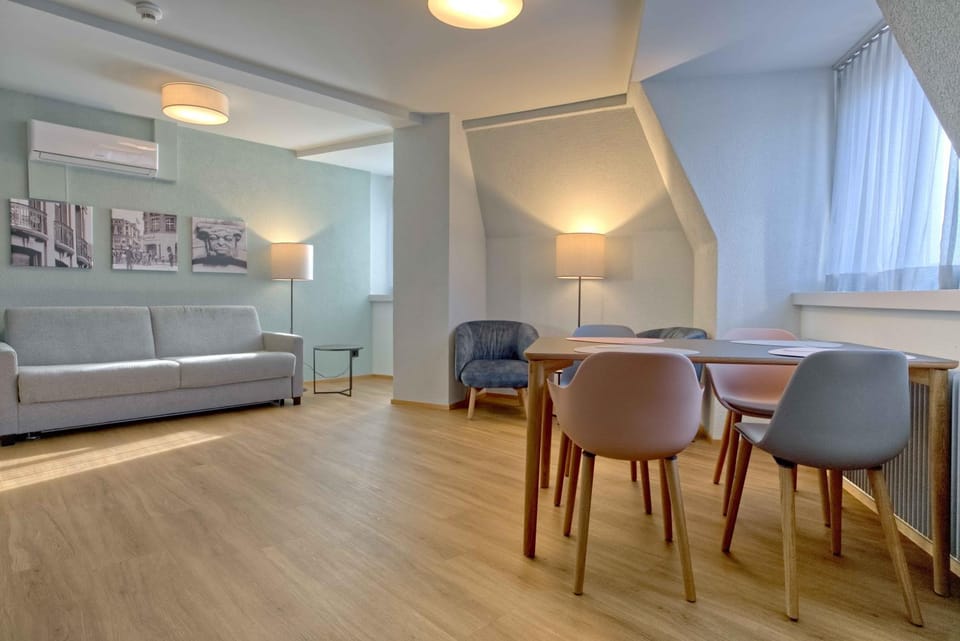 Living room, Seating area, Dining area