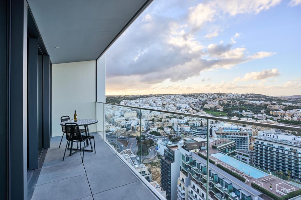 Day, View (from property/room), Balcony/Terrace, City view