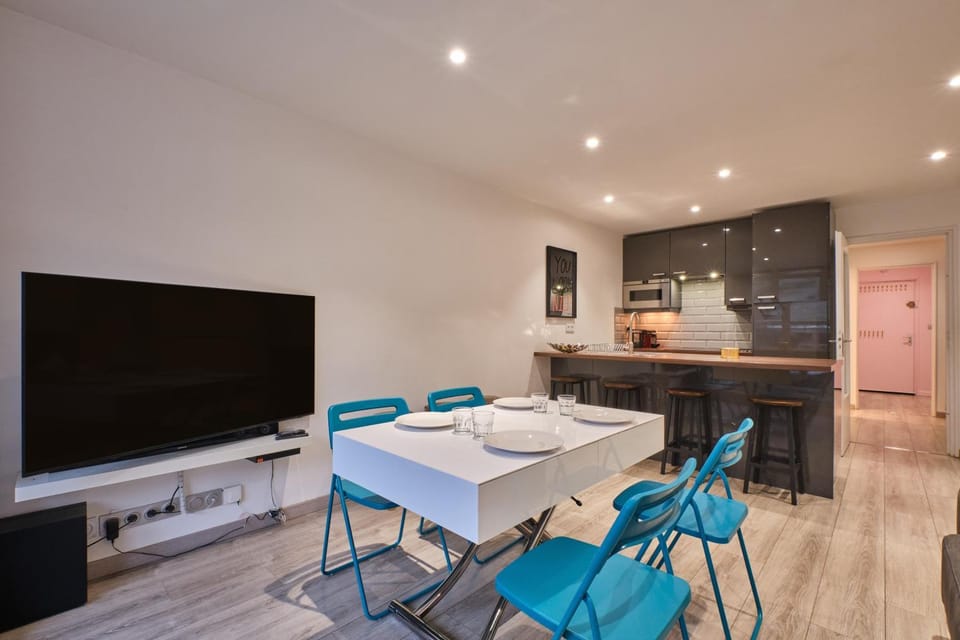 Property building, Living room