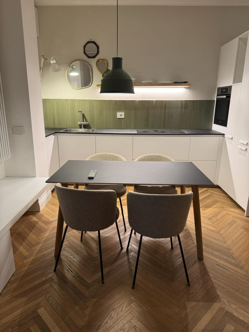 Kitchen or kitchenette, Dining area, stove