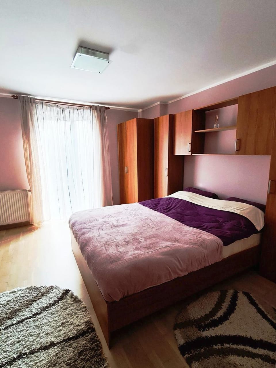 Cozy open space home near Old city center of Timisoara with private parking space Apartment in Timisoara